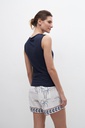 L158GTS2 MUSCULOSA CON BOTONES EN HOMBROS