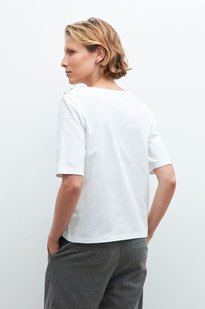 L161GTT1 REMERA CON BOTONES METALICOS EN HOMBROS