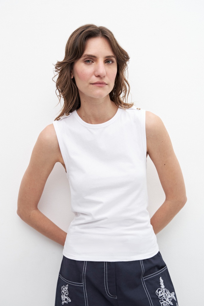 L158GTS2 MUSCULOSA CON BOTONES EN HOMBROS