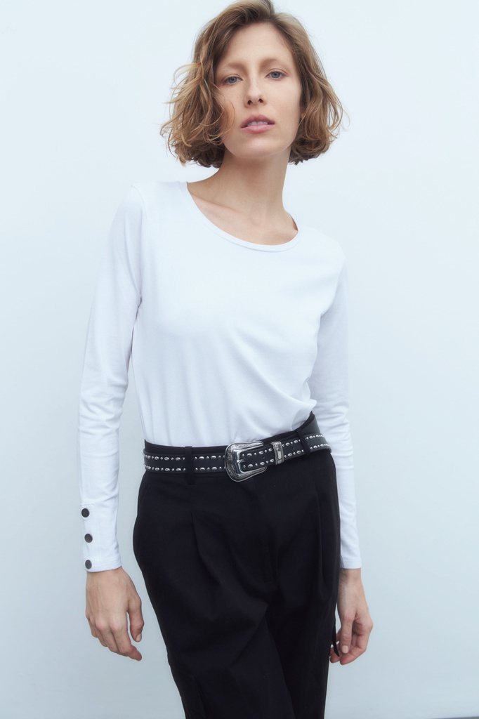 L150GTL2 REMERA ESCOTE BASE CON BOTONES EN PUÑOS