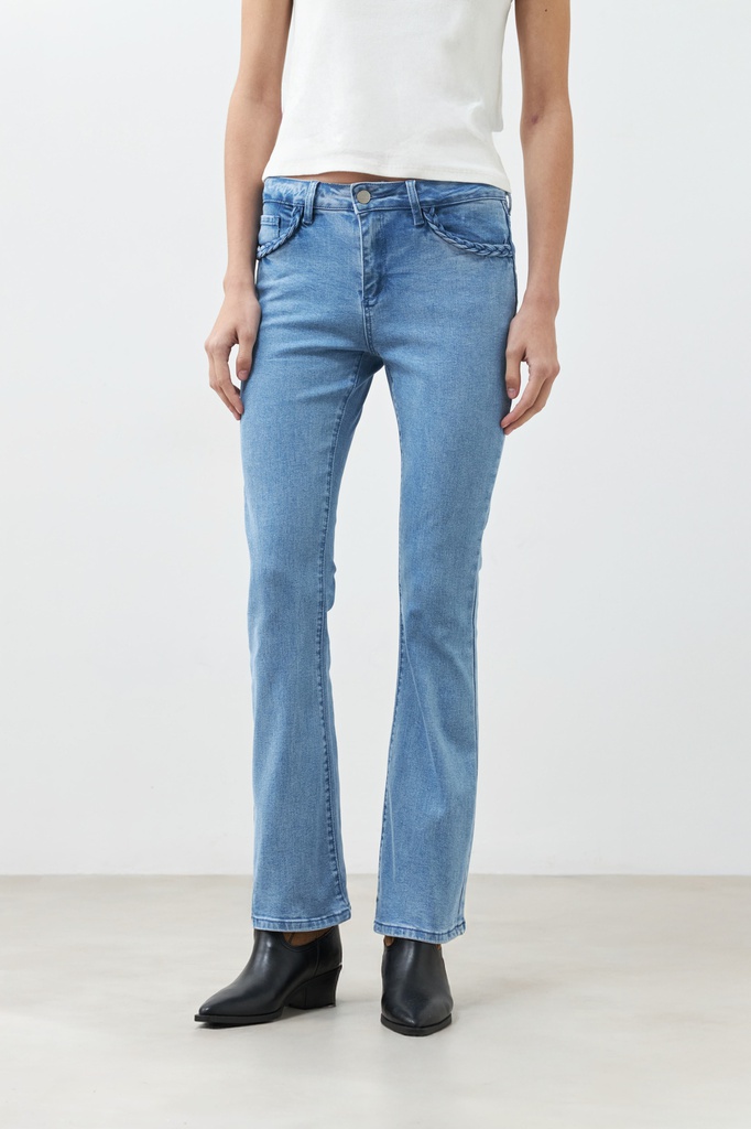 L165GPO3 JEAN BOOTCUT KATY CON DETALLE TRENZADO