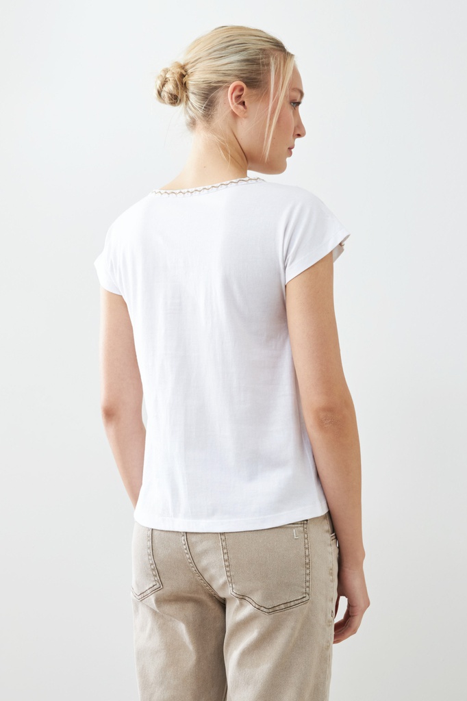 L165GTH14 REMERA BORDADA ESCOTE EN V