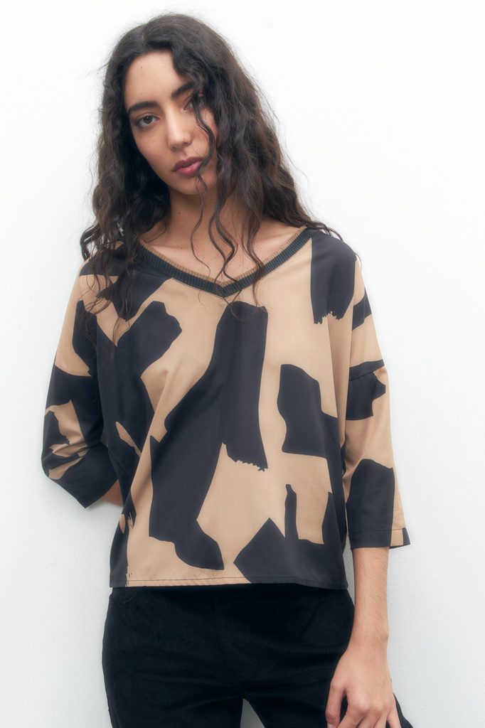L152GBL1 BLUSA FRENTE ESTAMPADO ABSTRACTO