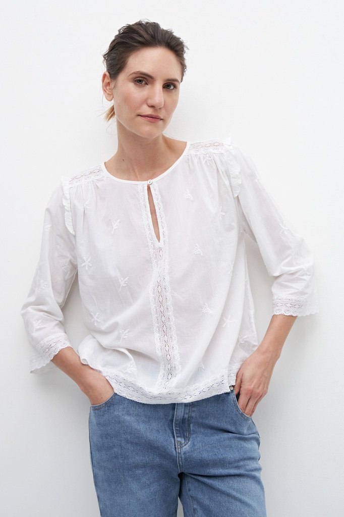 L158GBL5 BLUSA ROMANTICA CON BORDADOS