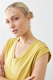 L165GTH1 REMERA CON BOTONES EN HOMBROS